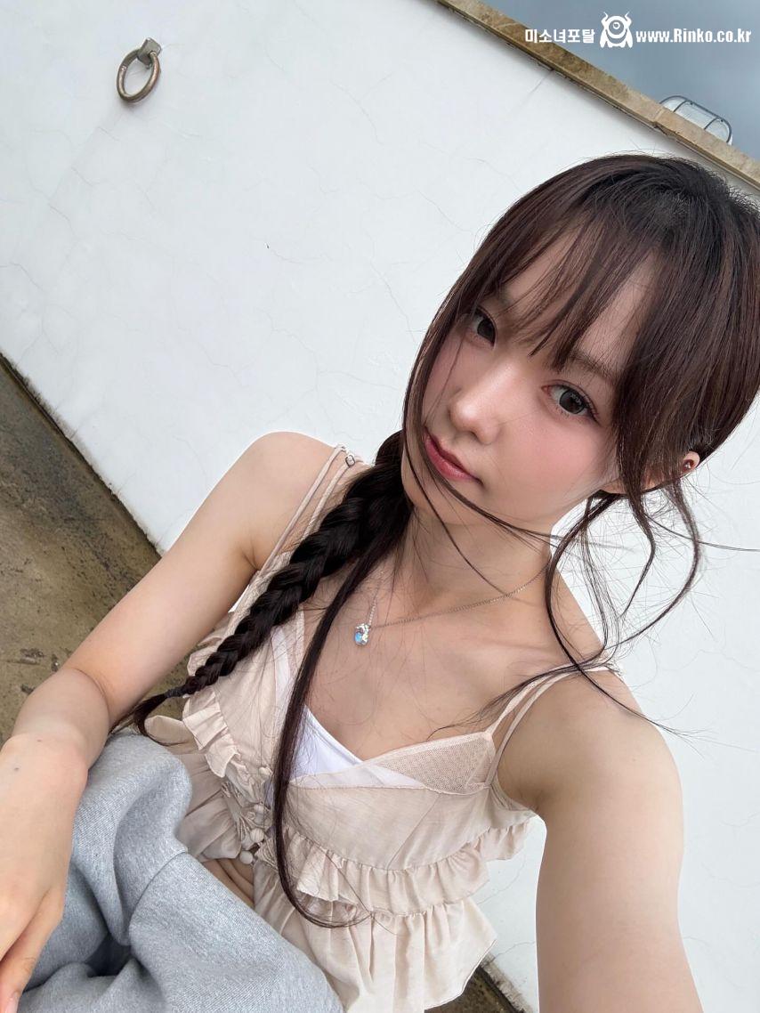 우아 나나, 우연