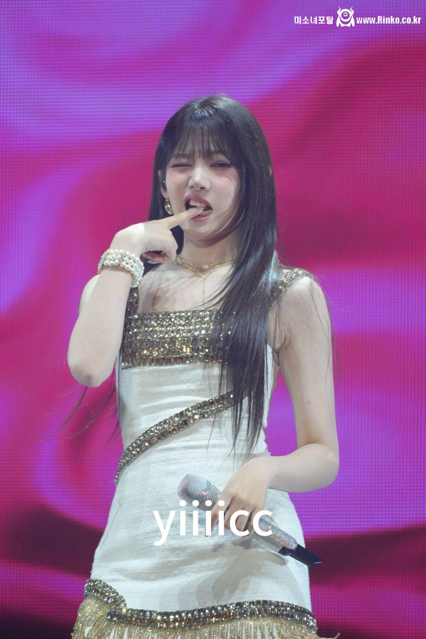 베이비몬스터 로라