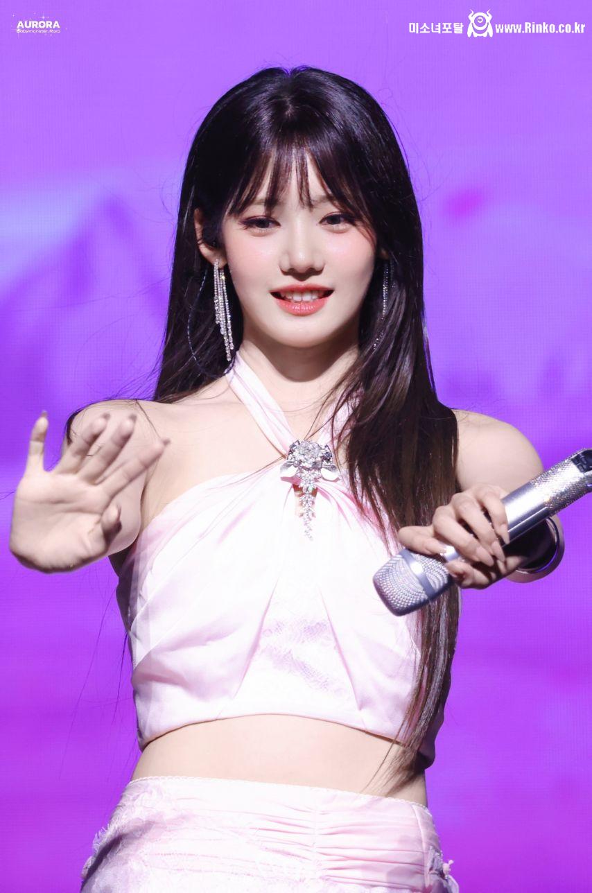 베이비몬스터 로라