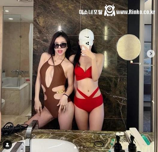 설하윤 모노키니