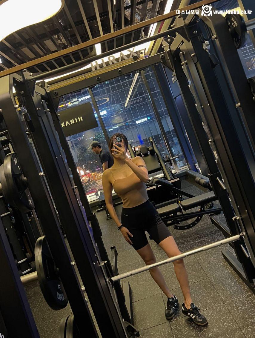 오또맘 오운완 셀카샷