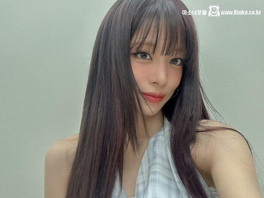 프로미스나인 _ 박지원,송하영,백지헌 _ 송하영,이채영