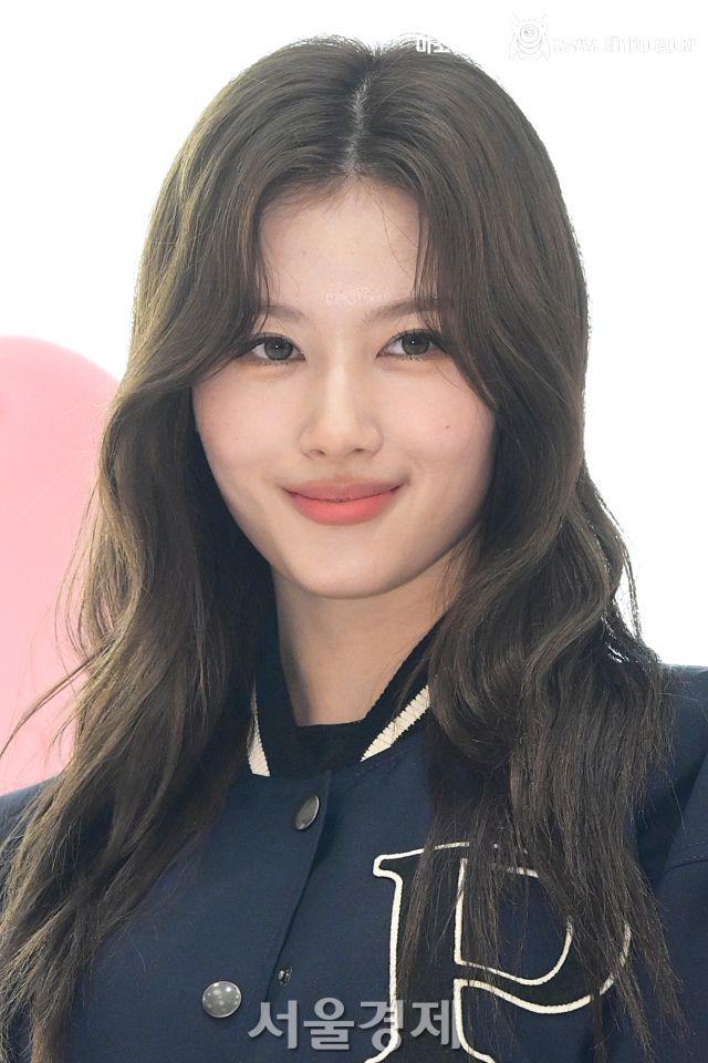 트와이스 사나.jpg