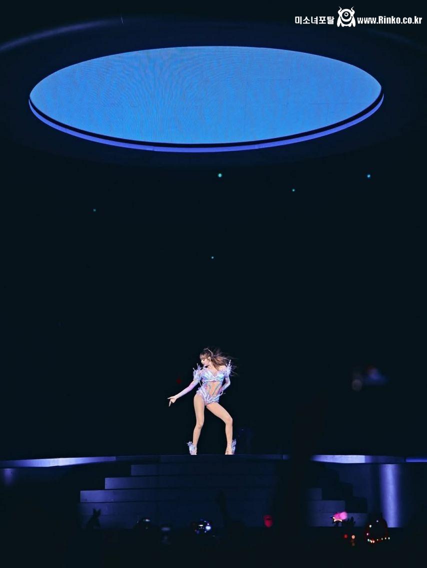 BLACKPINK (블랙핑크) 리사