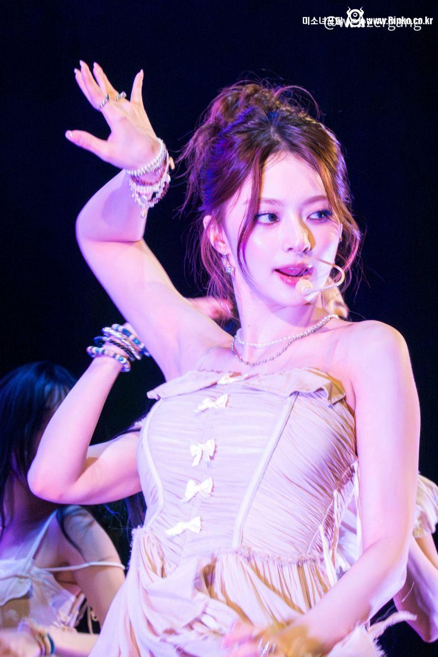 프로미스나인 이나경