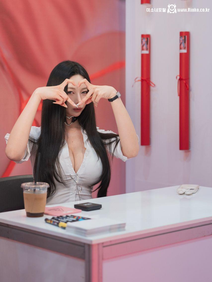 동그란 서울팝콘 섹시 오피스룩