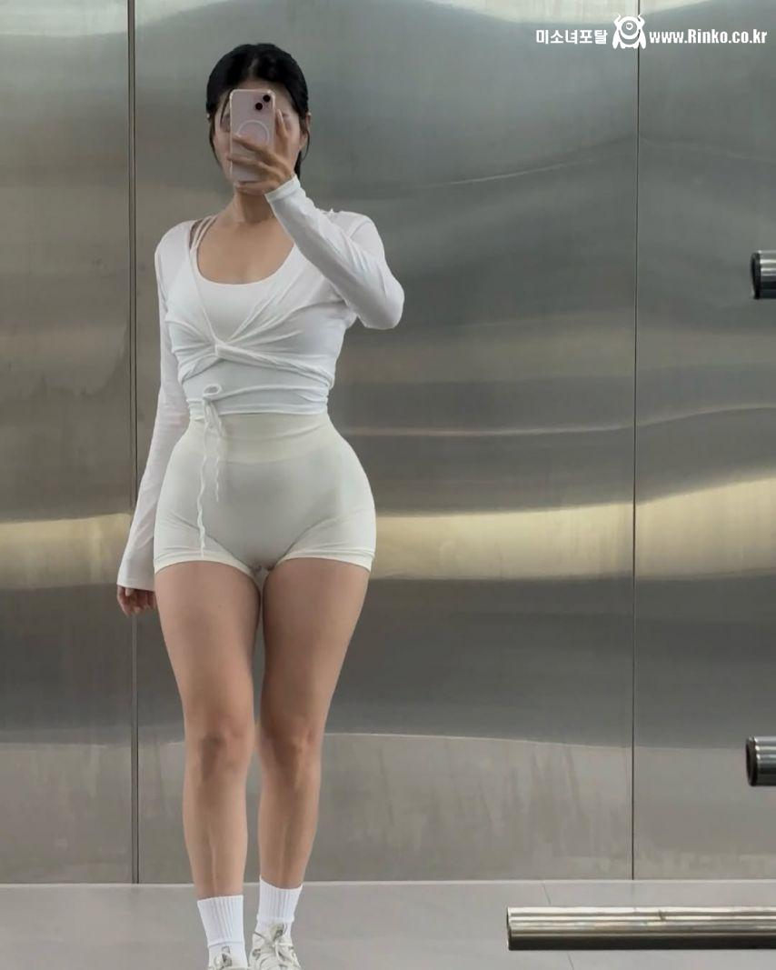 제니(eeeeeeofyou) 확실한 Y n hip