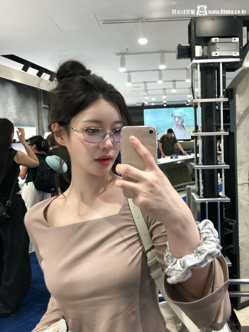 김지은(zeunique_)