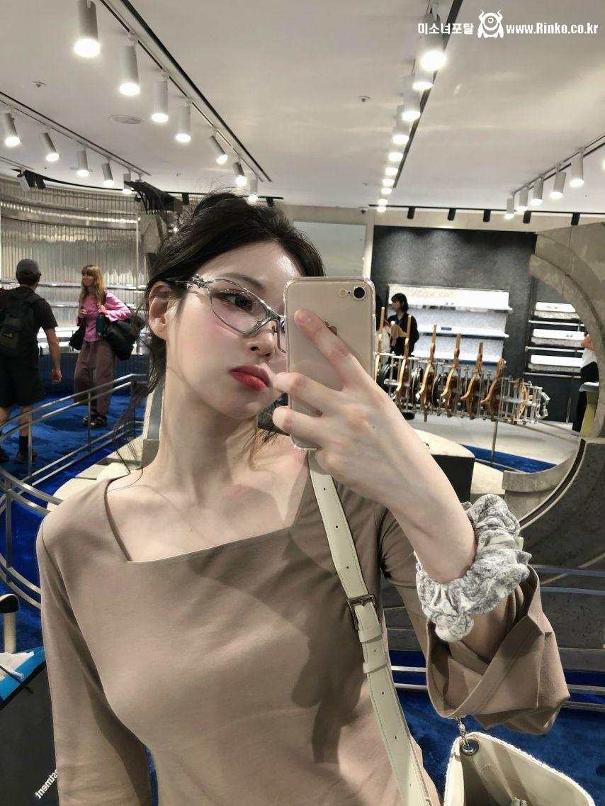 김지은(zeunique_)