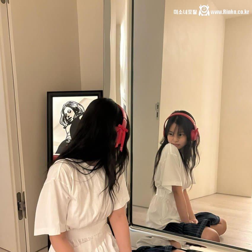 귀여운 표정짓는 블랙핑크 제니