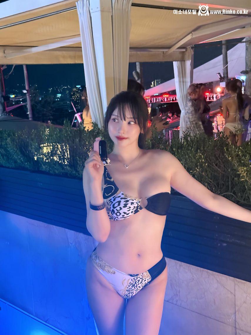 오은담 반얀트리 비키니