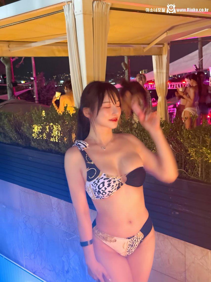 오은담 반얀트리 비키니