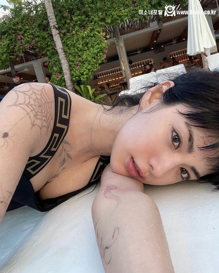 나나 수영복 몸매