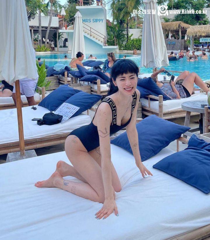 나나 수영복 몸매