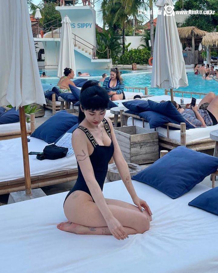 나나 수영복 몸매