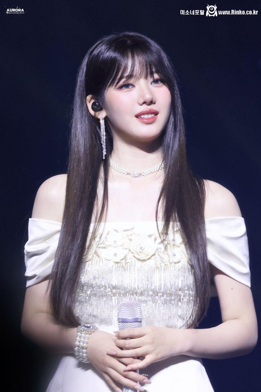 베이비몬스터 로라