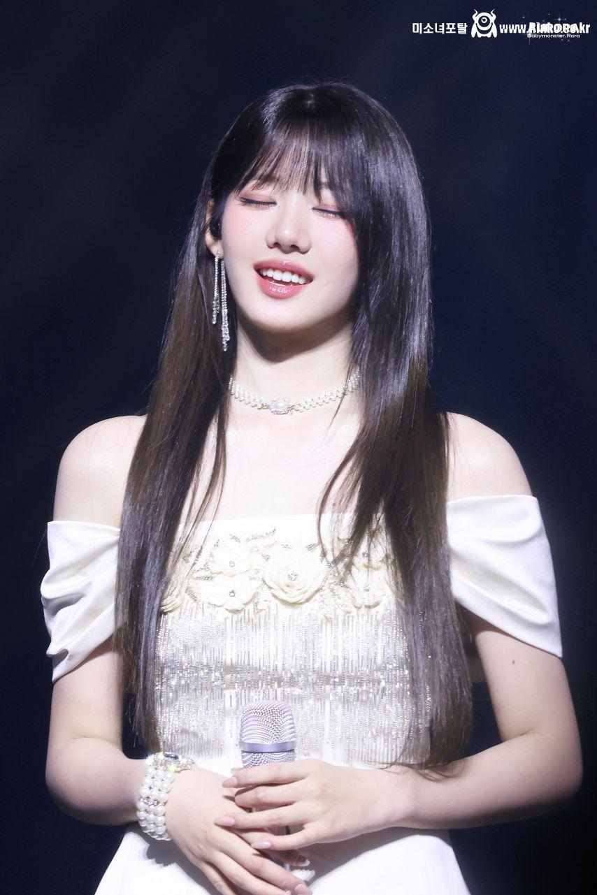 베이비몬스터 로라