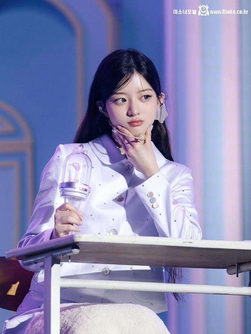 아일릿 (ILLIT) 민주