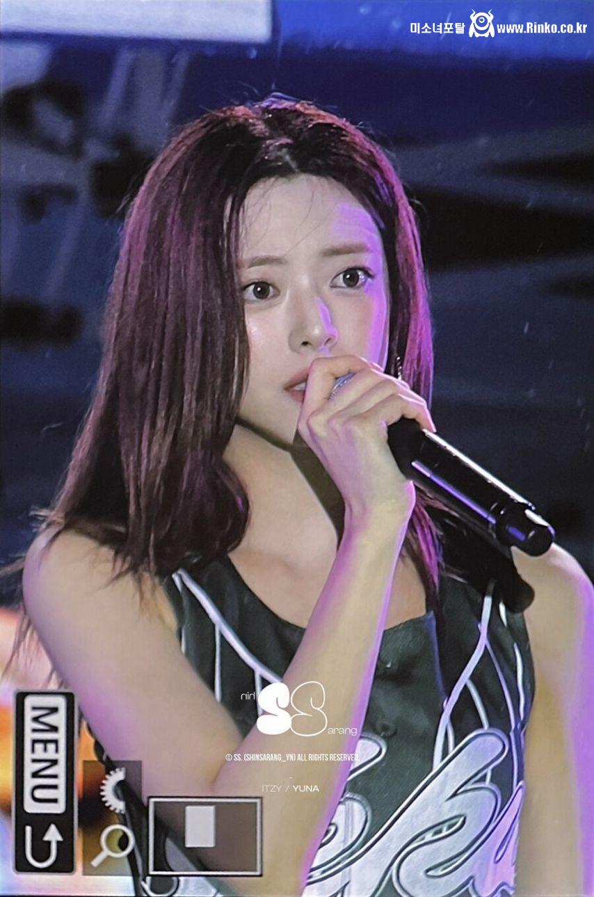 성균관대 축제 ITZY 유나 밝은 미소