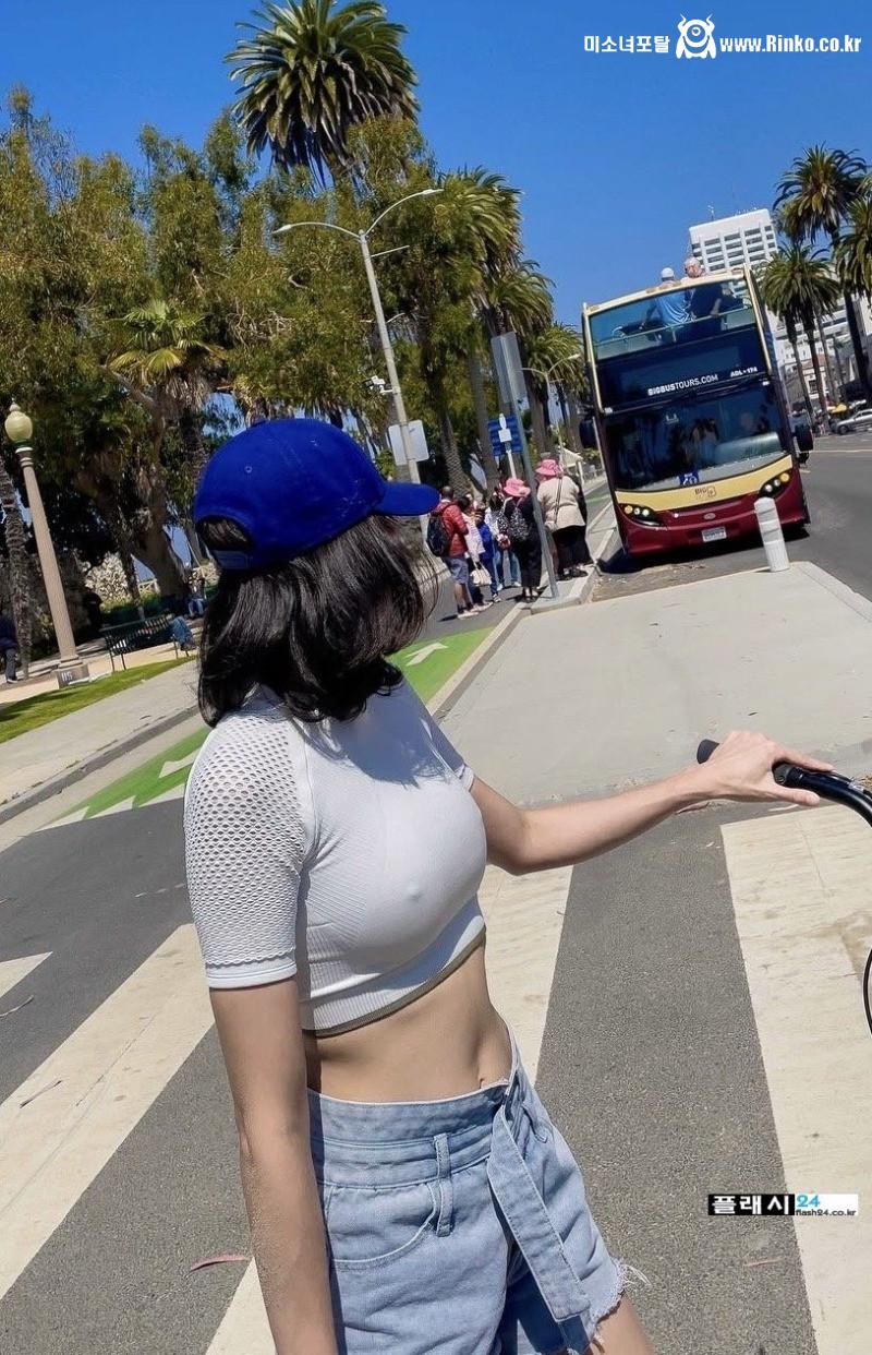 요즘 너무 편안하게 다니는 이희은 사장님