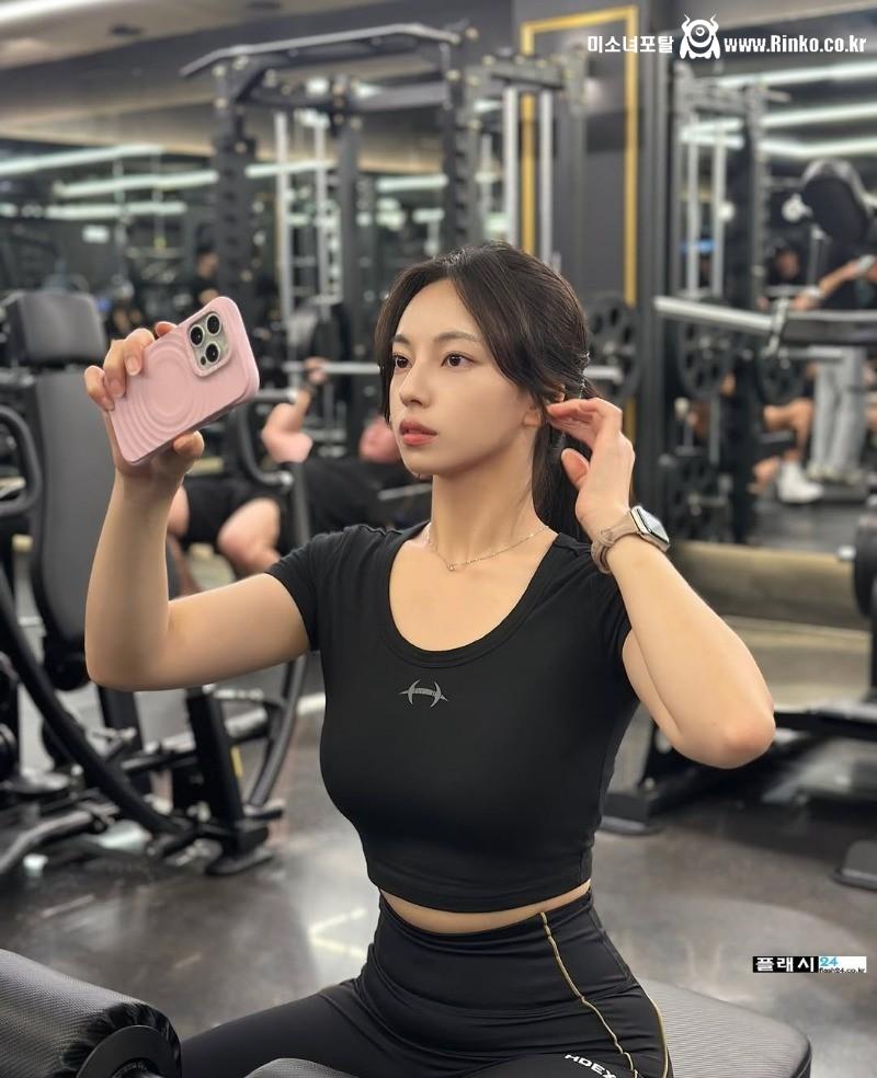 헬스장 출석율99% 쇠질 카리나 다롱