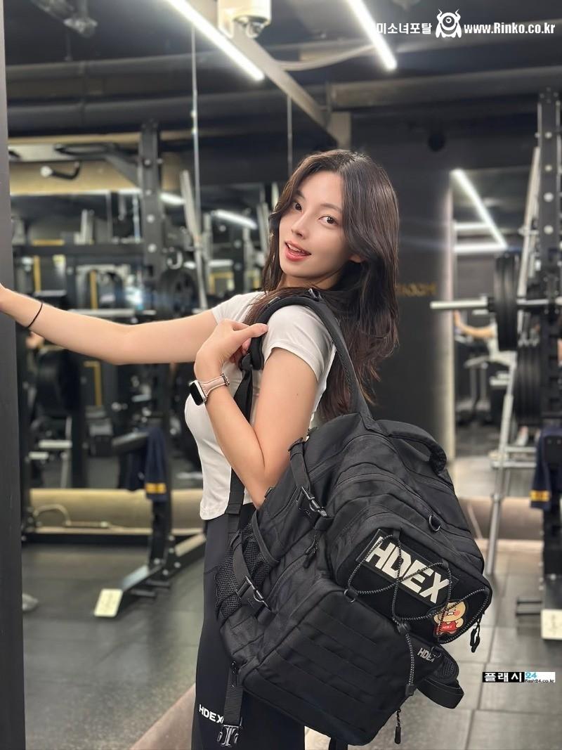 헬스장 출석율99% 쇠질 카리나 다롱