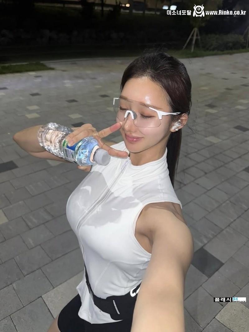 윰딩 뒤태 기가 막히다