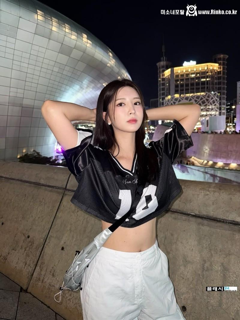 유튜버 이영림 빨간 수영복