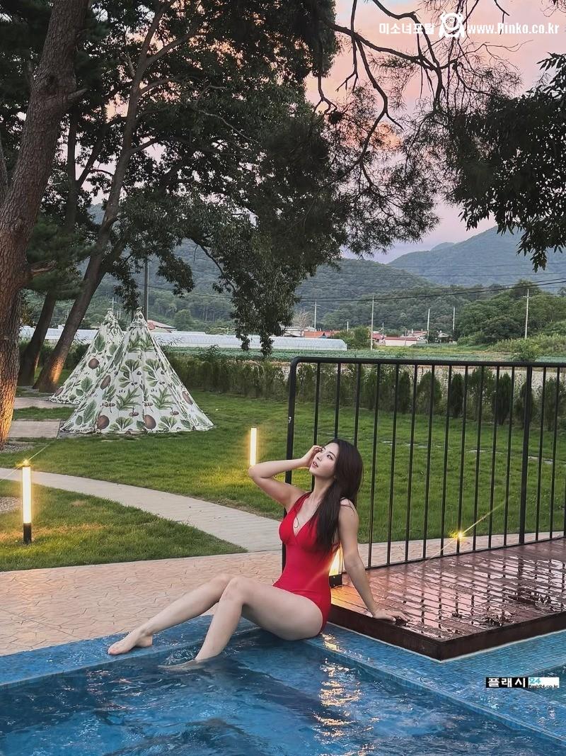 유튜버 이영림 빨간 수영복