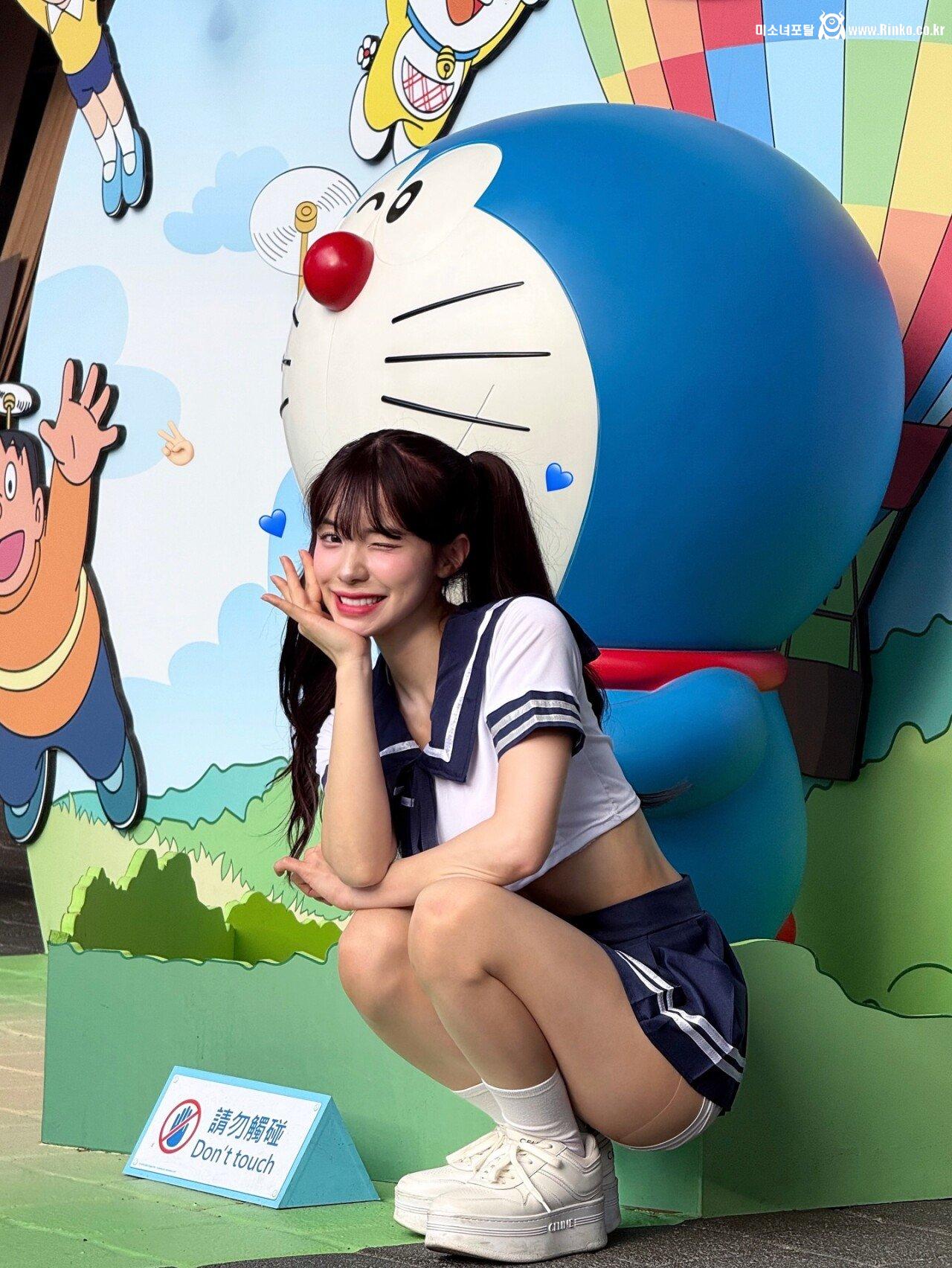 제자와 불륜한 여교사 세일러복 착용한 이다혜 치어리더