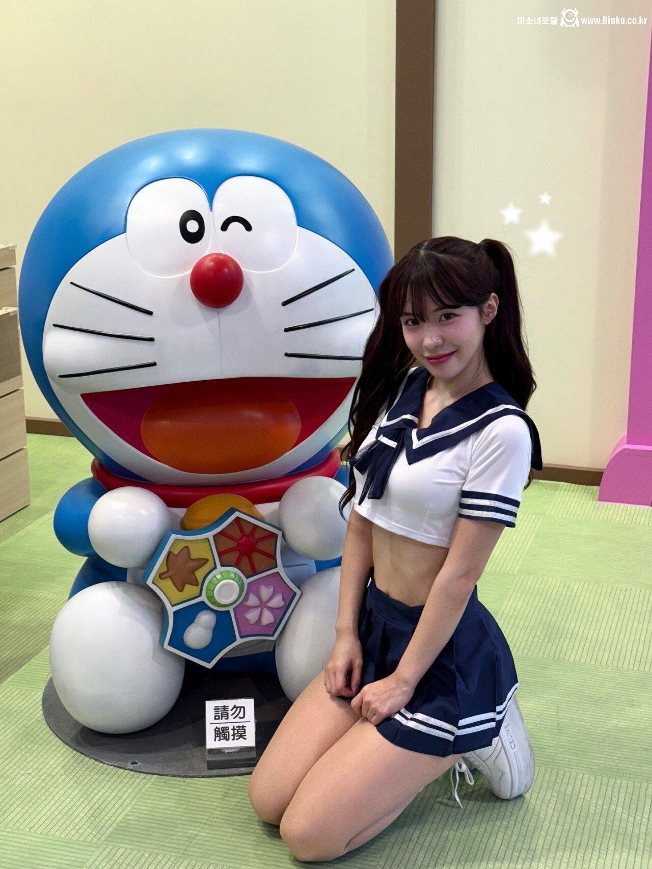 제자와 불륜한 여교사 세일러복 착용한 이다혜 치어리더