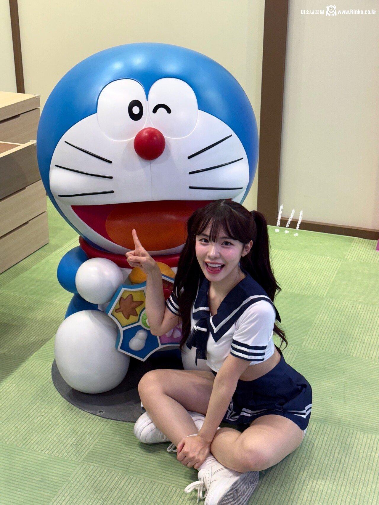 제자와 불륜한 여교사 세일러복 착용한 이다혜 치어리더