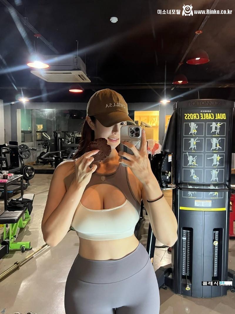 개 키우는 여자 어때요