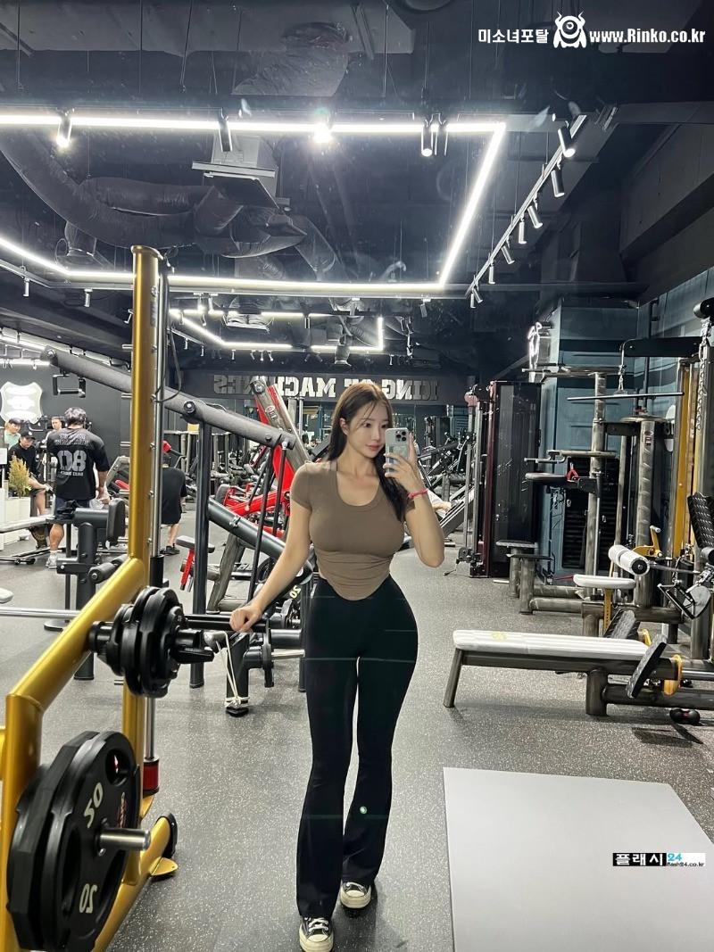 개 키우는 여자 어때요