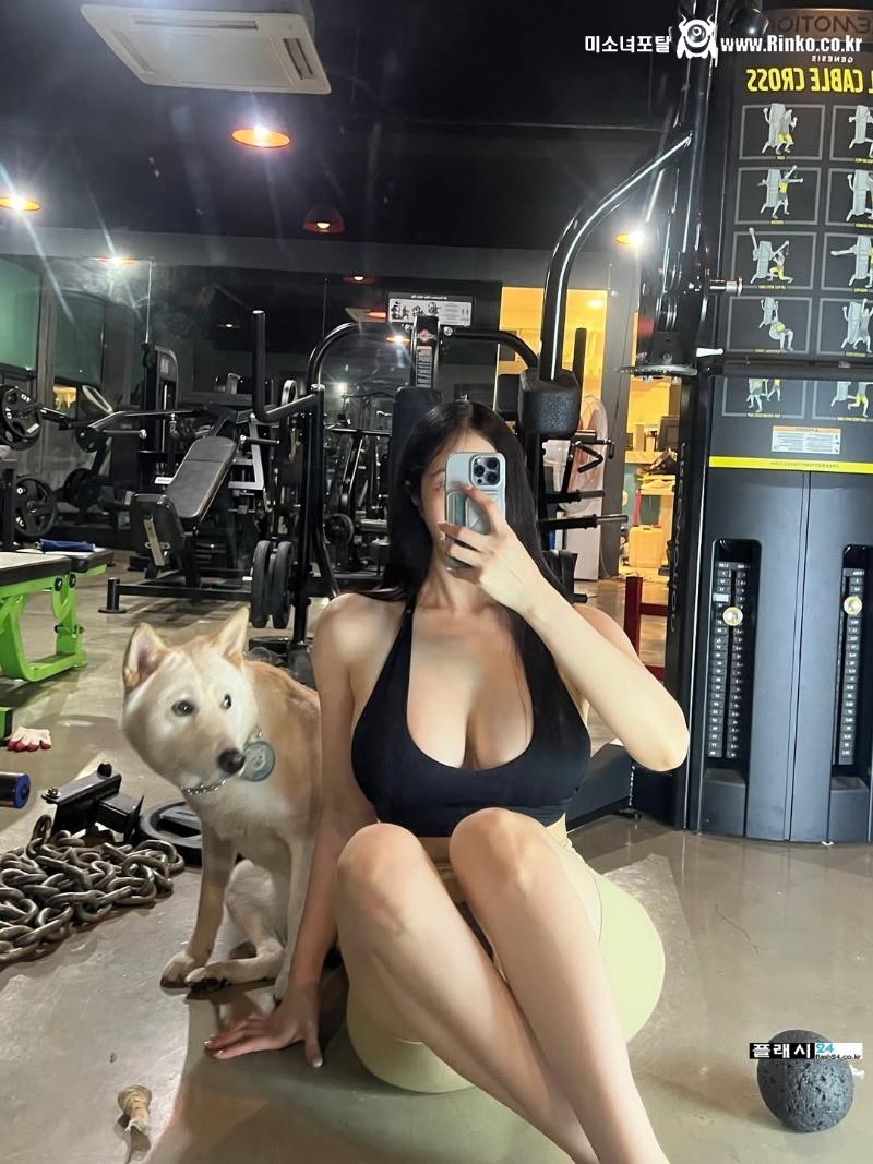 개 키우는 여자 어때요