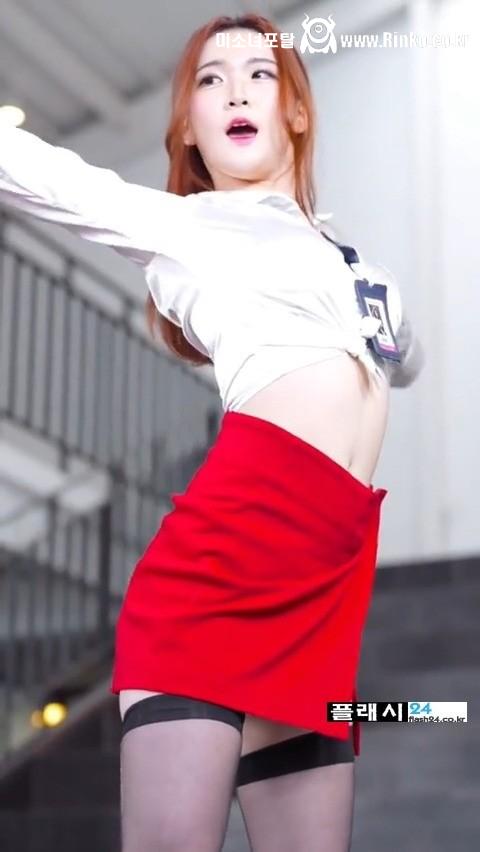 자극적인 걸크러쉬 하윤 오피스룩