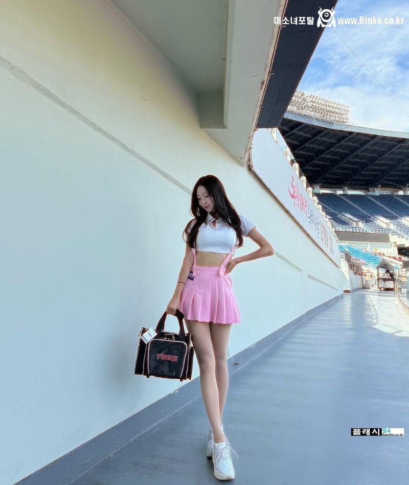 LG 트윈스 진수화 치어리더 야릇한 수영복 셀카