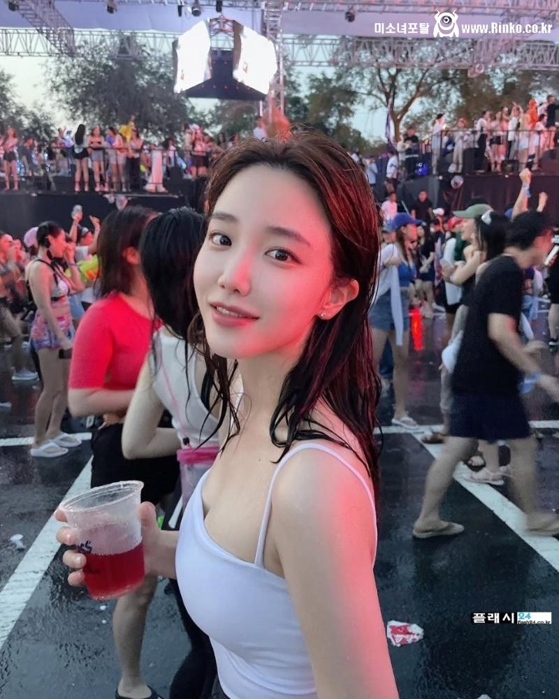 유튜버 초혜가 입어주는 데이트룩