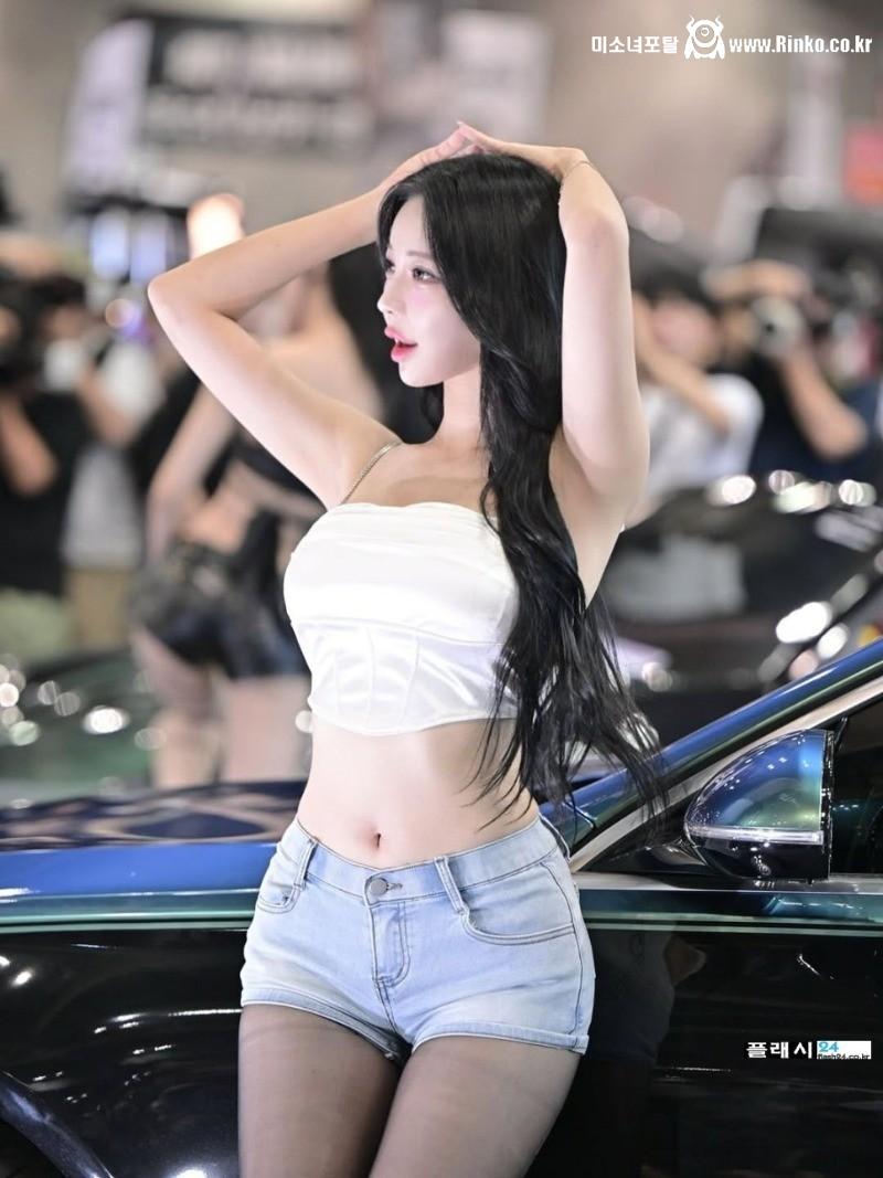 레이싱걸 모델 윤아 남자한테 인기 많겠다