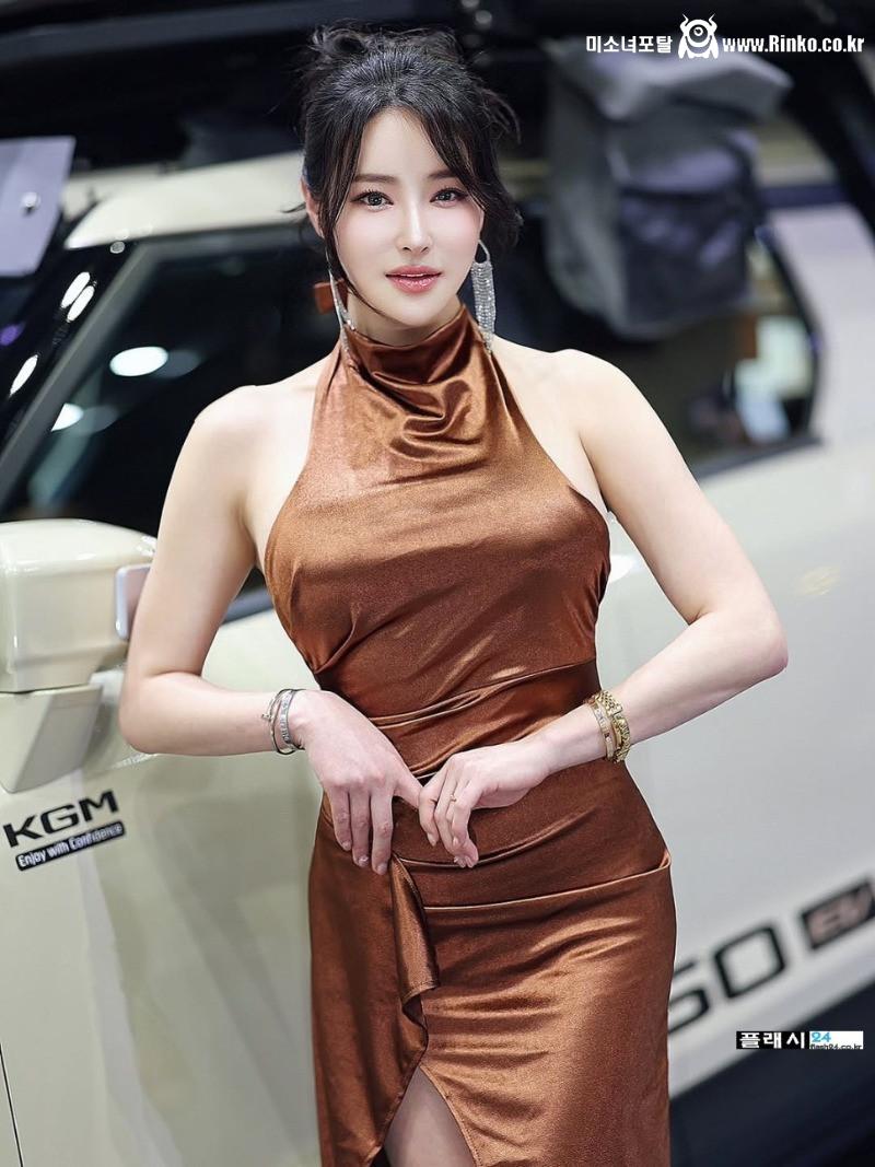 섹기 장난없는 레이싱모델 황서현