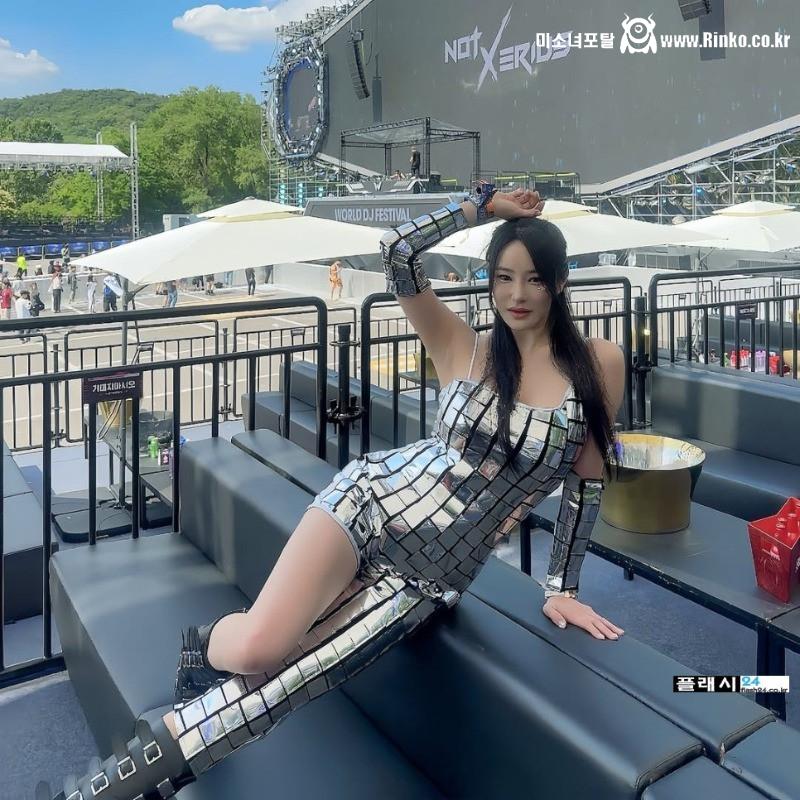 섹기 장난없는 레이싱모델 황서현