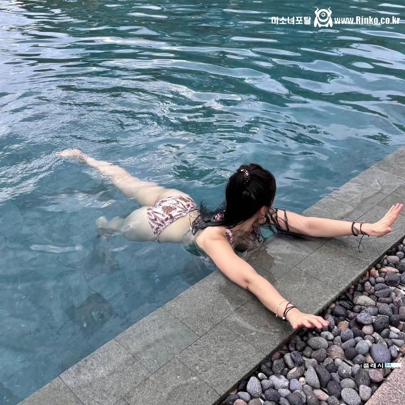 뒤태에 진심인 신애경