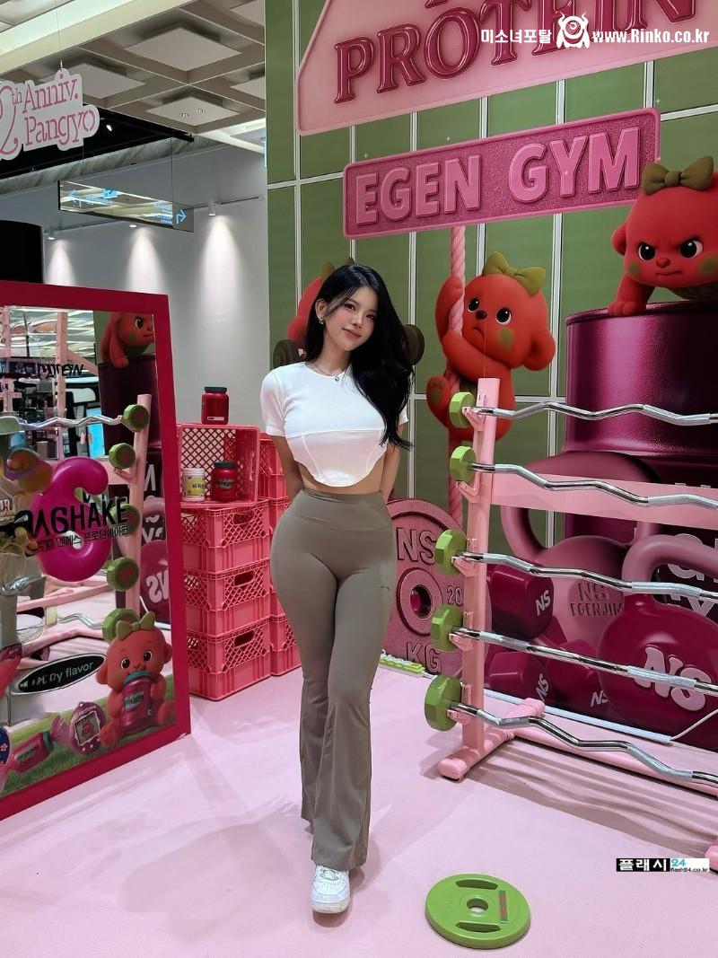 워터밤의 그녀 희야 다른 모습