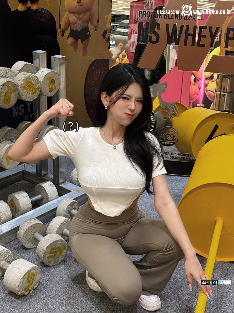 워터밤의 그녀 희야 다른 모습