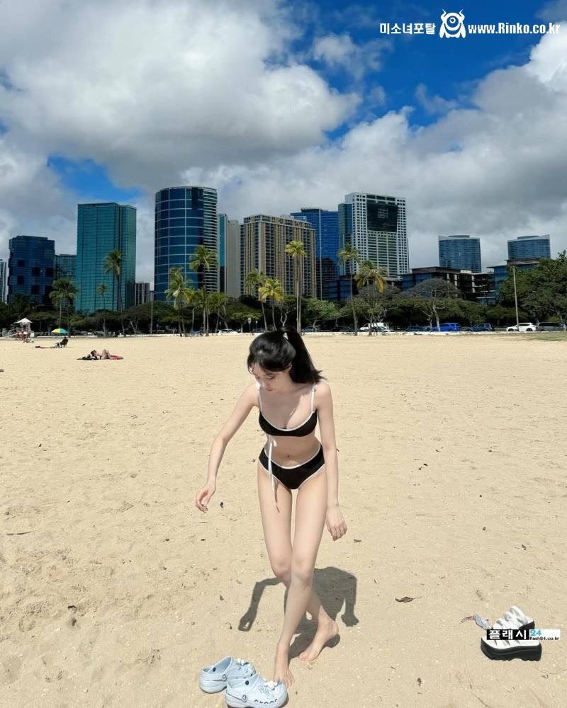 여자들이 그렇게 부러워 한다는 아윤 골반 라인