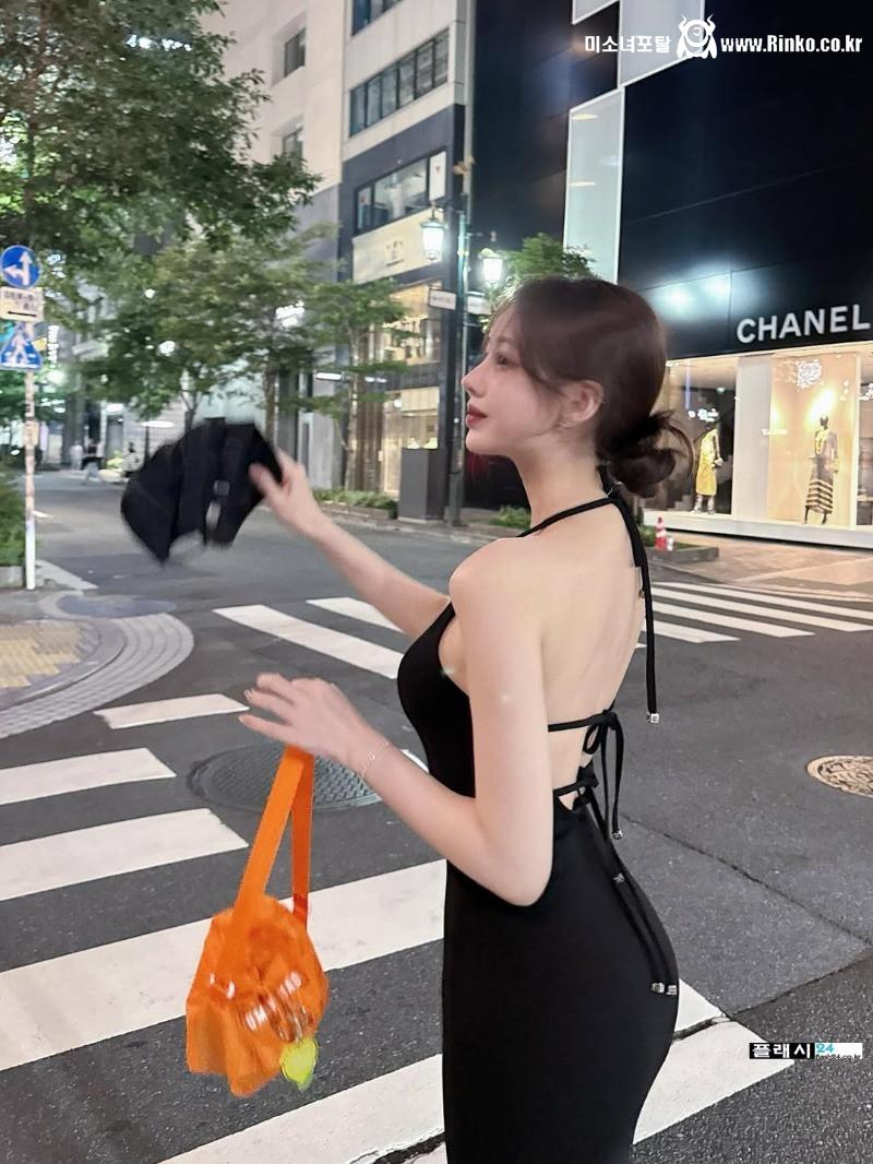 여자들이 그렇게 부러워 한다는 아윤 골반 라인