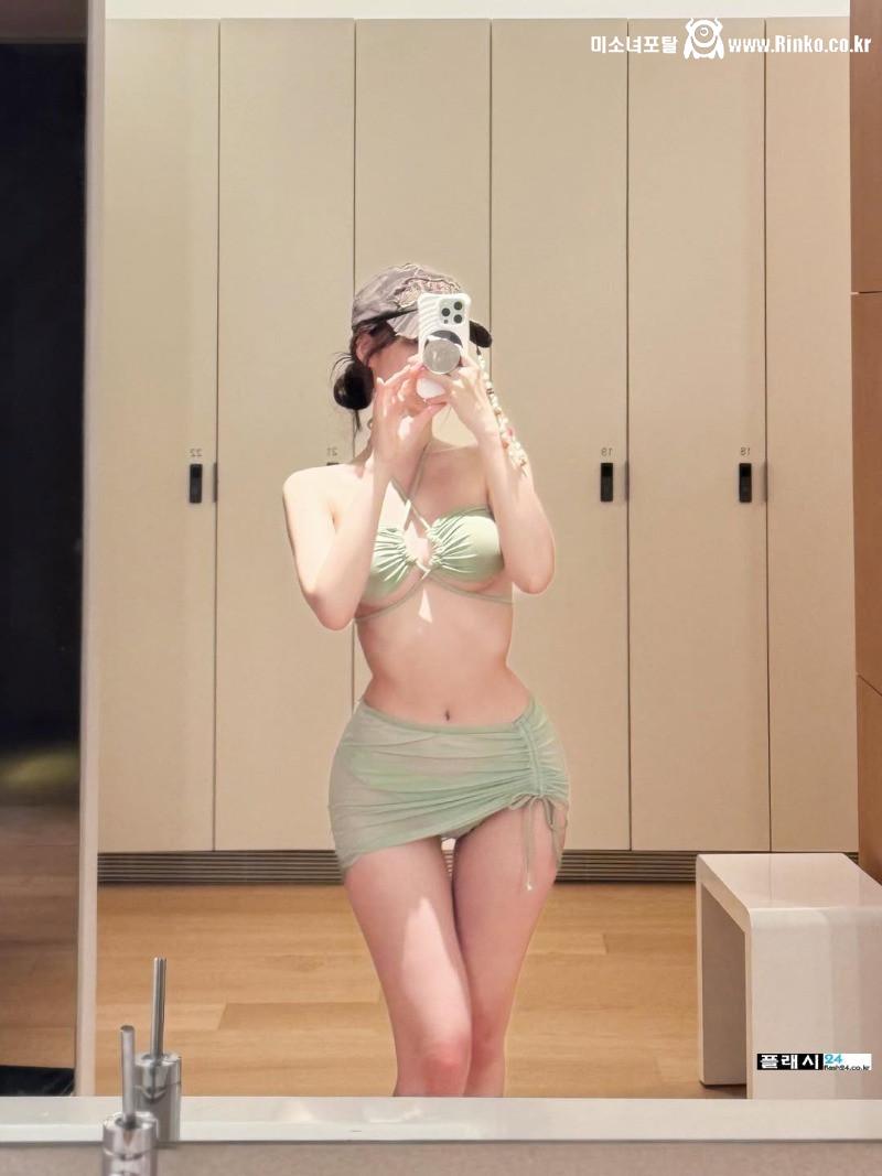 여자들이 그렇게 부러워 한다는 아윤 골반 라인