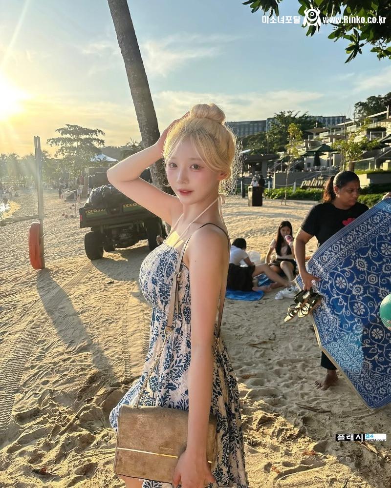 만화캐릭터처럼 생긴 금발 염색녀