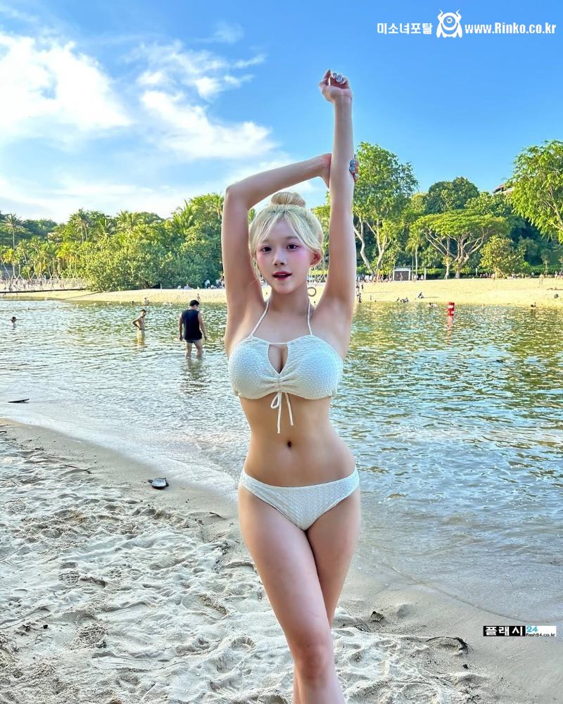 만화캐릭터처럼 생긴 금발 염색녀