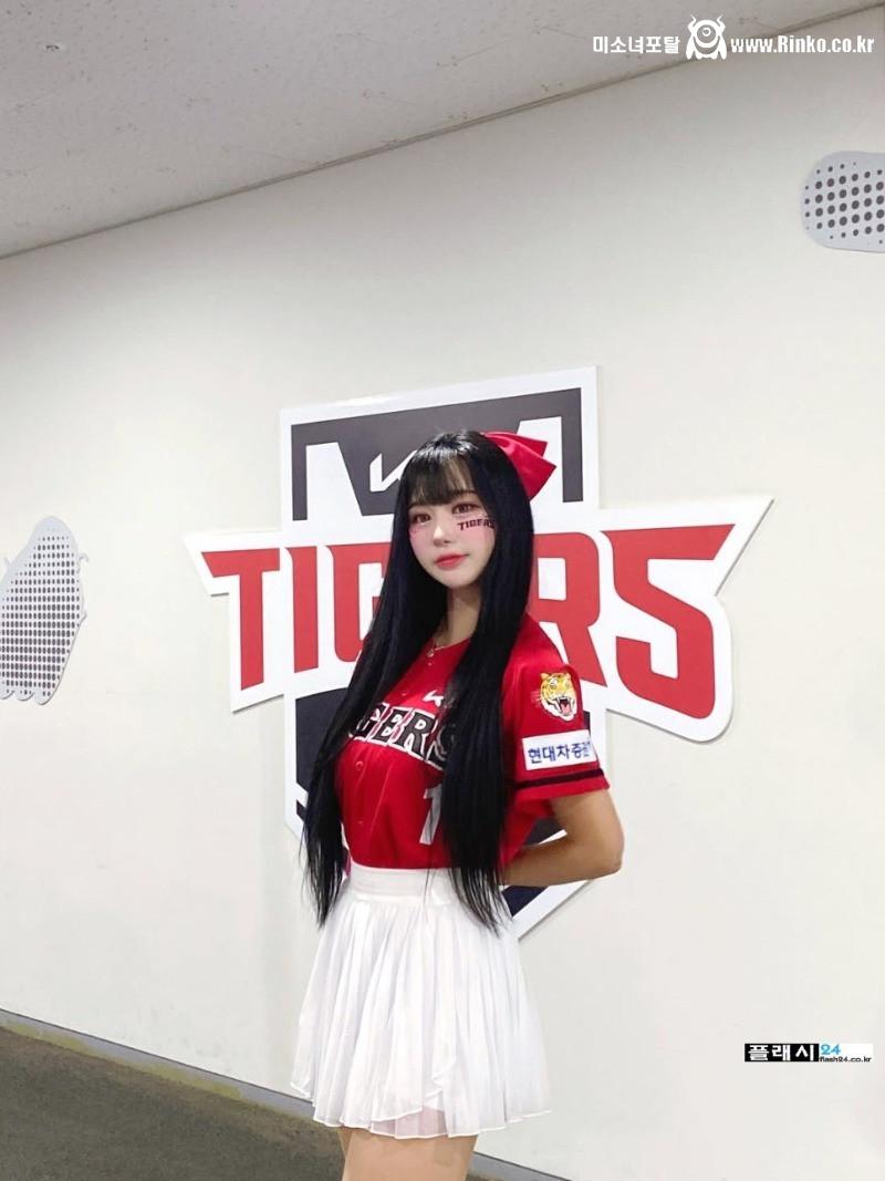 데이트 하고 싶어지는 유세리 치어리더